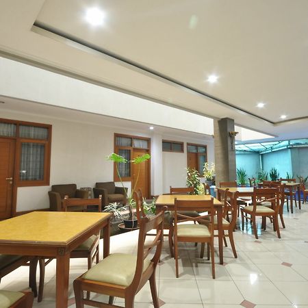 Caryota Hotel Bandung Esterno foto